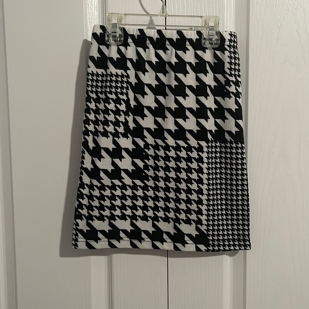 Nuggles size 6 girls skirt!